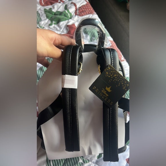 Brand new with tags Alladin Loungefly bag - Picture 2 of 4